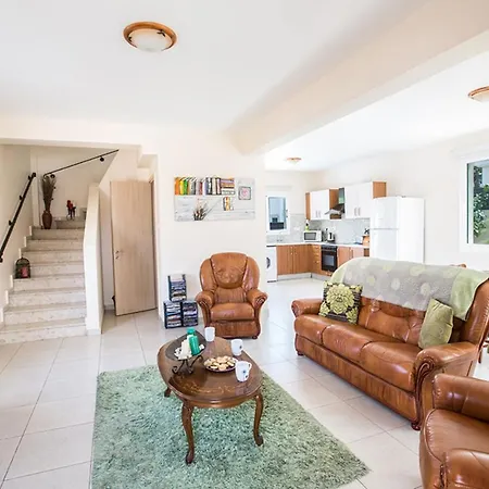 Beautiful With Private Pool, Pernera 1247 Protaras