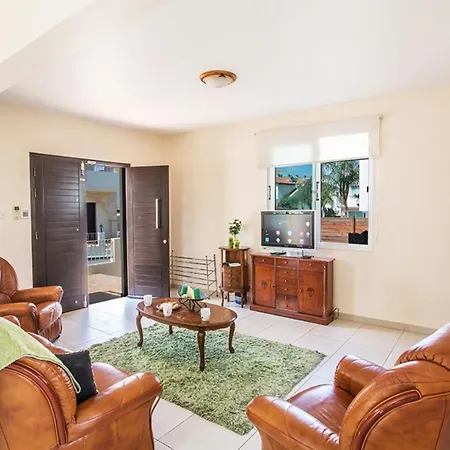 Beautiful With Private Pool, Pernera 1247 Protaras